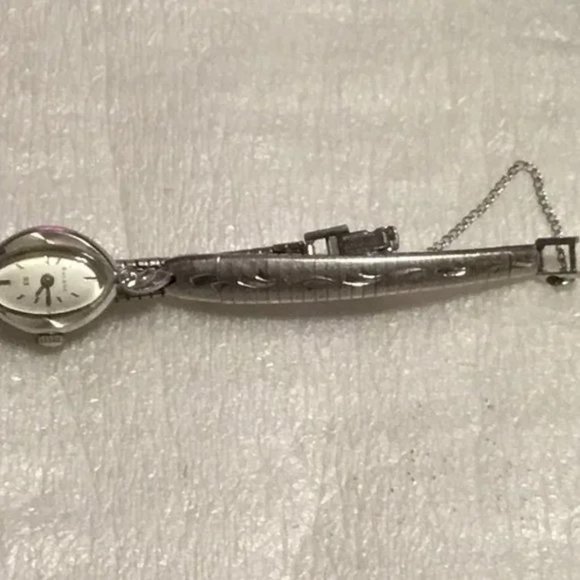 Vintage & gorgeous lady's 10k rolled gold plate Bulova 23 watch - still works! - Picture 8 of 12